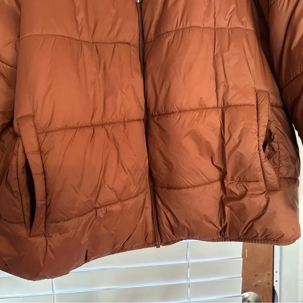 Universal Thread Puffer Coat - Picture 4 of 4